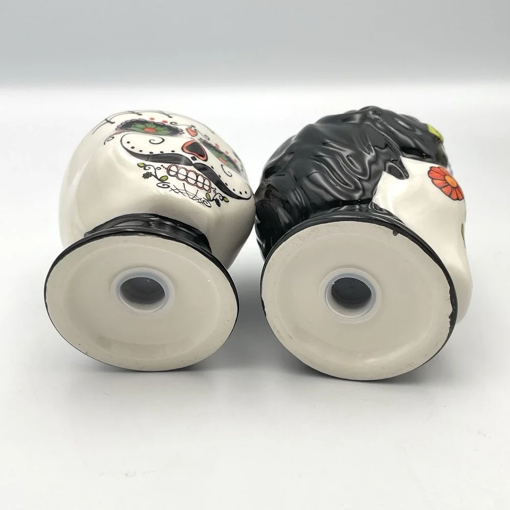 Cracker Barrel Sugar Skull Salt Pepper Shaker Set Day Of The Dead NIB‎ Halloween